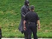 ¿Que harías encontraras cara Batman como estos policías?