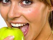Cuidar comemos para mantener dientes blancos