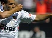 Sevilla vence Atlético lleno contrastes