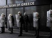 Alarma Grecia ante retirada millones euros bancos