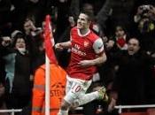 Persie acerca Juve