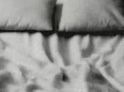 Tumbados noche más.