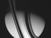 Saturno, vista lateral