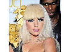 Lady Gaga acusada robar ropa interior