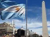 Insólito: roban bandera junto Obelisco Buenos Aires.