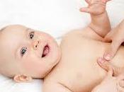 masaje diario abdomen bebé puede prevenir cólico