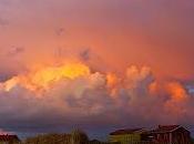 Nubes colores después ponerse