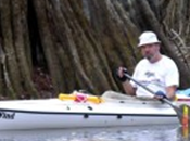 profesor años emprende viaje 1500 millas kayak