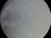 Dione luna hielo