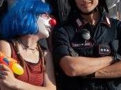 Desarmando "autoridad" mantiene como súbditos