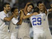 lucir, Vélez defendió punta