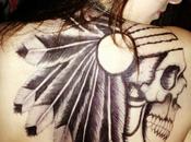 Kendall Jenner enorme tatuaje espalda