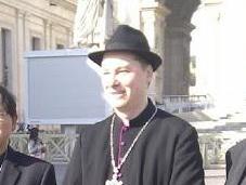 Falso obispo cuela Vaticano