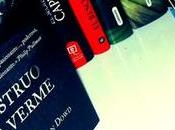 Reportaje fotográfico monstruo viene verme, Patrick Ness ilustrado Kay. novela entra ojos.