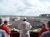 Muchedumbres escuchan Papa Francisco hablar áridos desiertos personales