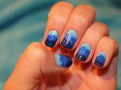 Gradient blue nails