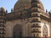 Gumbaz, mausoleo rosa