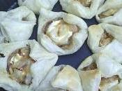 Hojaldre relleno queso cabra barenjena cebolla caramelizada