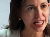 María Corina Machado “molesta” porque paran medio.