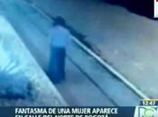 fantasma mujer pasea bogotá. vídeo