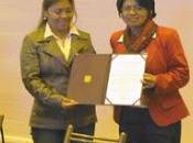 Cañete: GORE LIMA RECONOCE LABOR CONDORAY… años trabajando desarrollo integral mujer