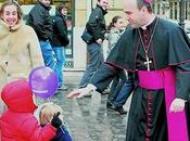 Munilla quiere desterrar teólogo franciscano.