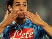 aprieta Chelsea sube oferta Cavani