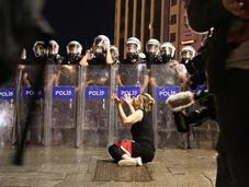 Mujeres turcas protestan contra patriarcado