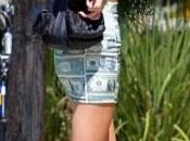 Miley Cyrus shopping dinero puesto