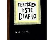 "Wreck this journal". Spanish, "Destroza este diario".