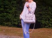 Moda: Look jersey gris plata lentejuelas zapatos rojos