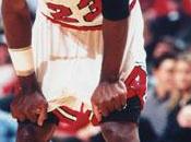 Jordan Barkley pegan LeBron James