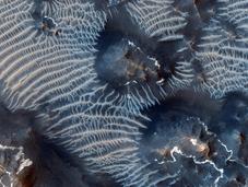 Nuevas imágenes muestran increíbles colores Marte