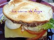 Sandwich vegetal atún