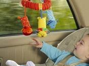 ¿Qué debes llevar viajas bebé auto?
