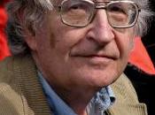 Chomsky: “Las democracias europeas llegaron colapso total”