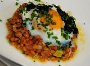 Lentejas ensalada huevo pochado