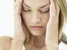 ¿Están relacionados brotes factores estresantes?