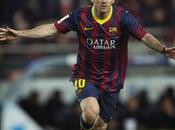 Barcelona deja dudas, pero golea Almería