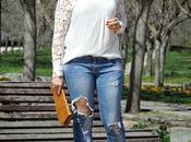 Lace+ripped jeans