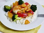 Salteado pollo piña