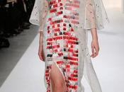 vestido hecho uñas nail Hussein Chalayan