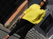 Mono negro jersey amarillo