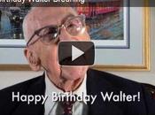 hombre viejo mundo comparte memorias pensamientos [Video]