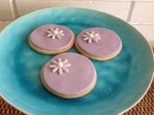 Galletas moradas decoradas fondant