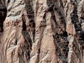 barrancos Marte forman hielo seco, agua