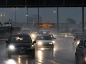 camión volcó después chocar otro Acceso Oeste