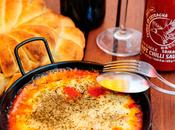 Provolone tomate salsa sriracha