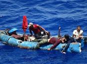 rescatados cinco balseros borde muerte