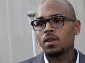 Chris Brown declara culpable agredir seguidor